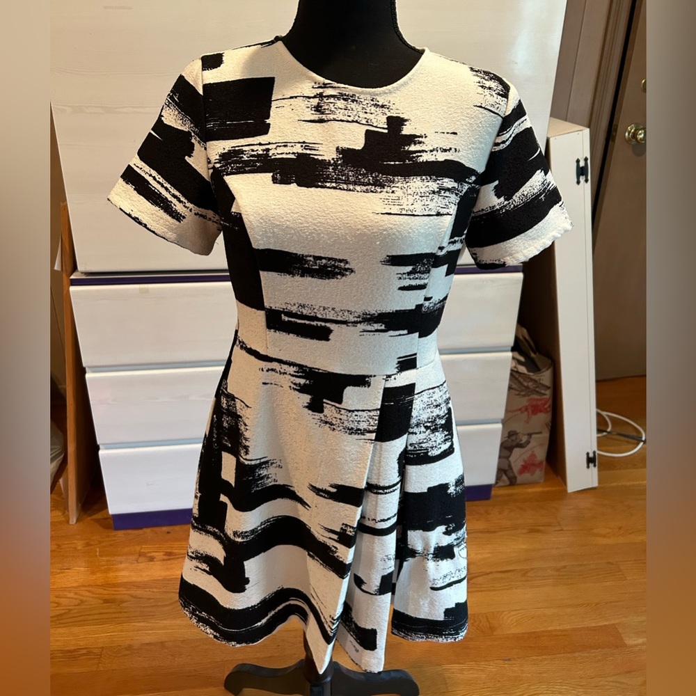 Brooklyn karma size L black and white dress